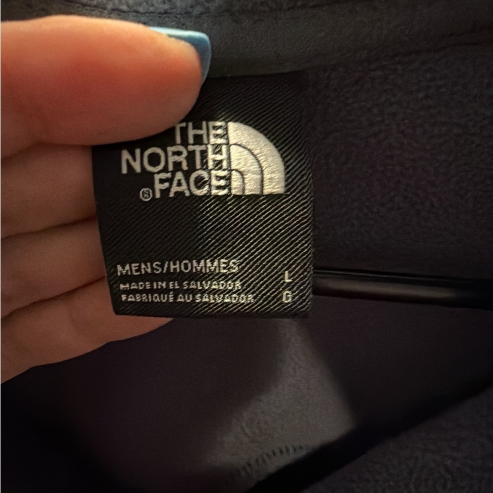 The North Face Men’s Gray Fleece 1/4 Zip - Picture 3 of 3